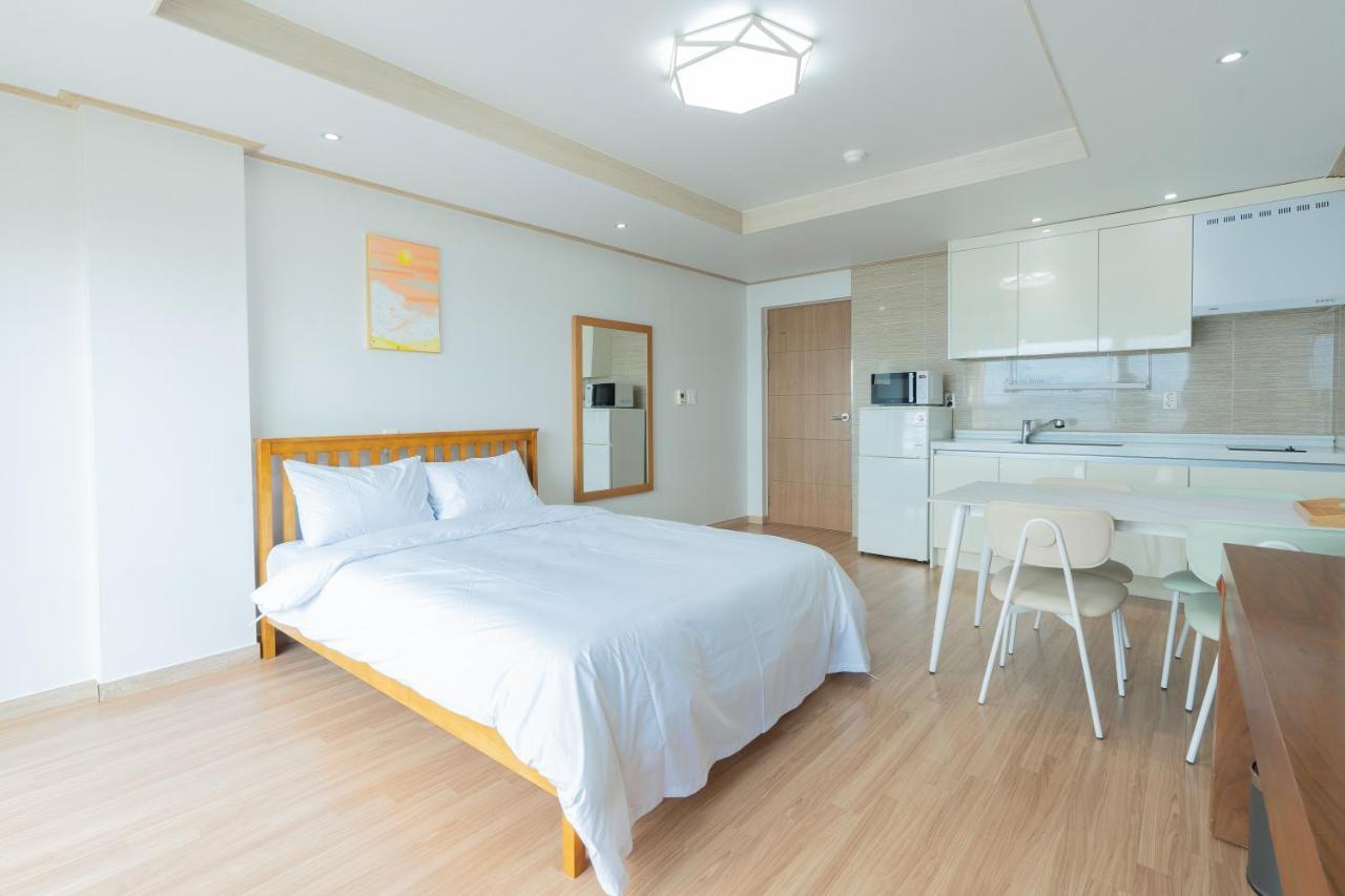 Ocean Palade Hotel Чеджу Екстериор снимка