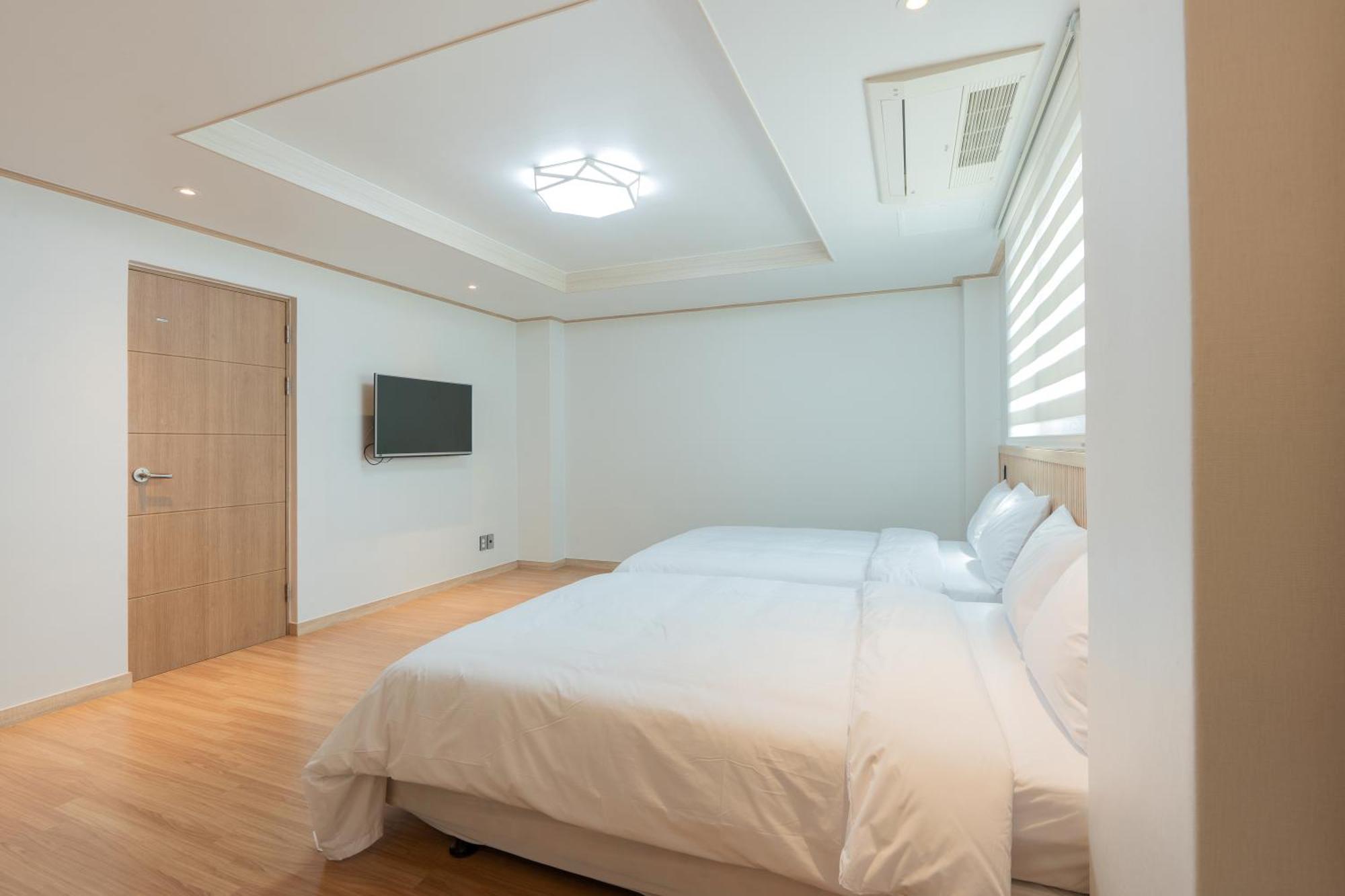 Ocean Palade Hotel Чеджу Екстериор снимка