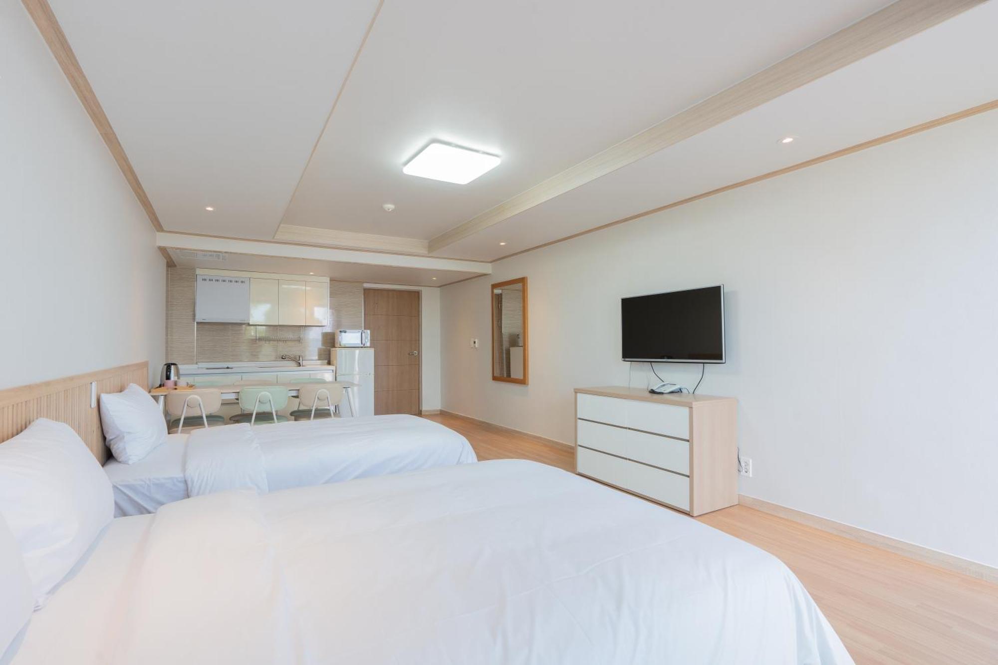 Ocean Palade Hotel Чеджу Екстериор снимка