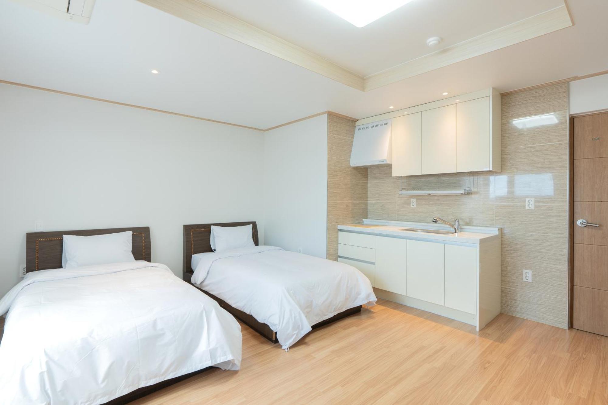 Ocean Palade Hotel Чеджу Екстериор снимка