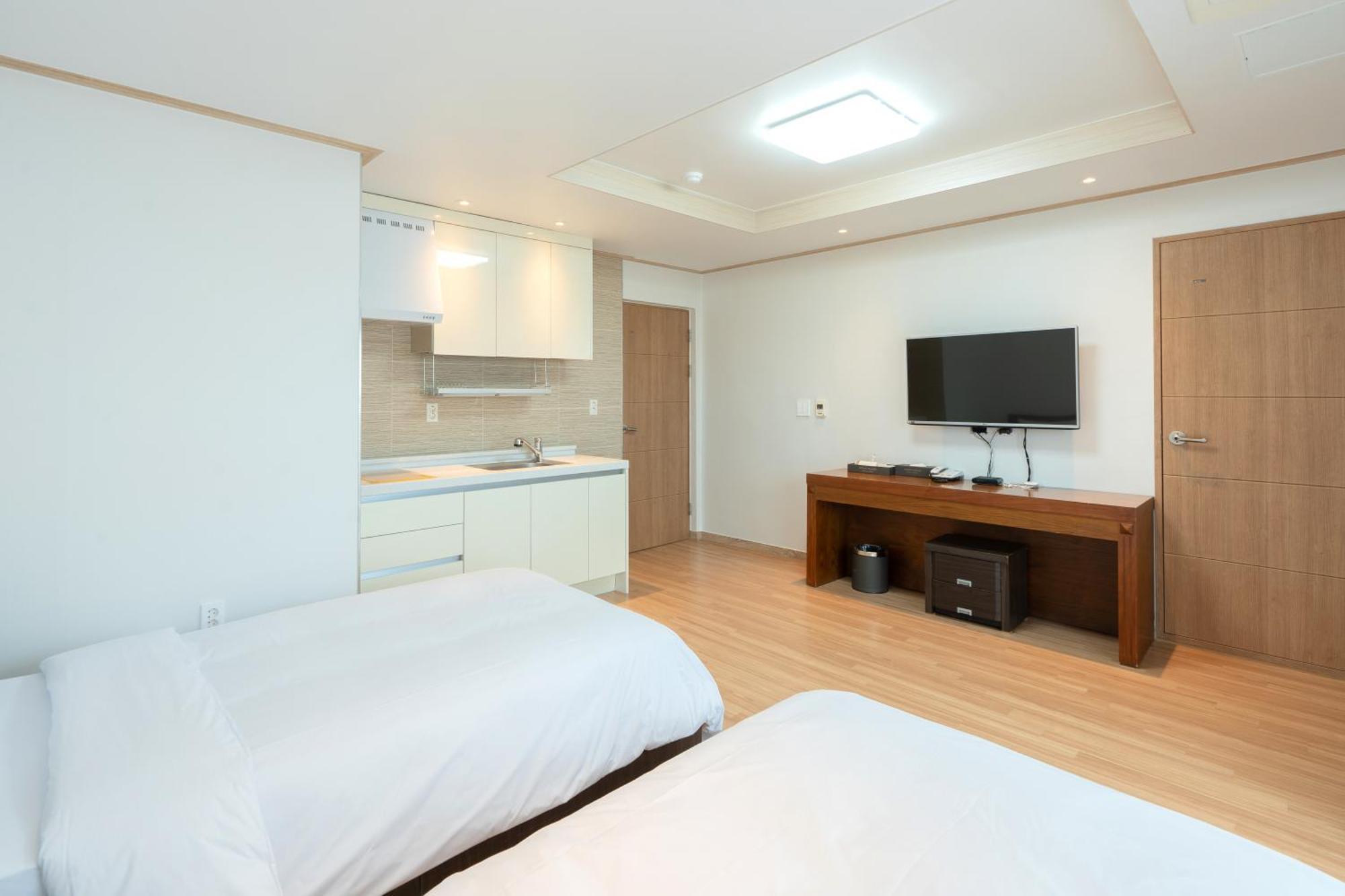 Ocean Palade Hotel Чеджу Екстериор снимка