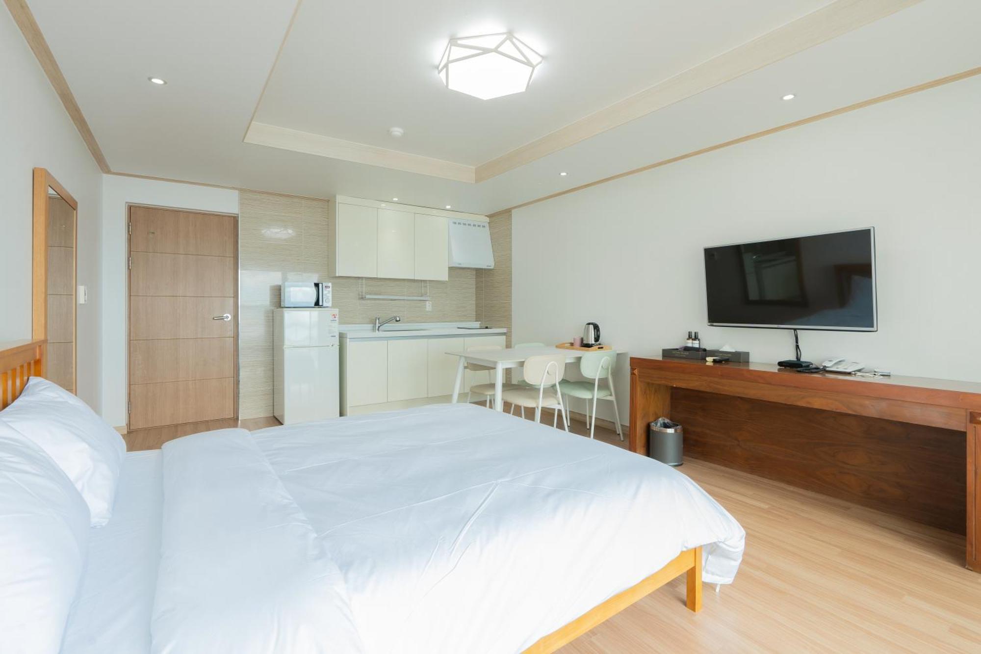 Ocean Palade Hotel Чеджу Екстериор снимка