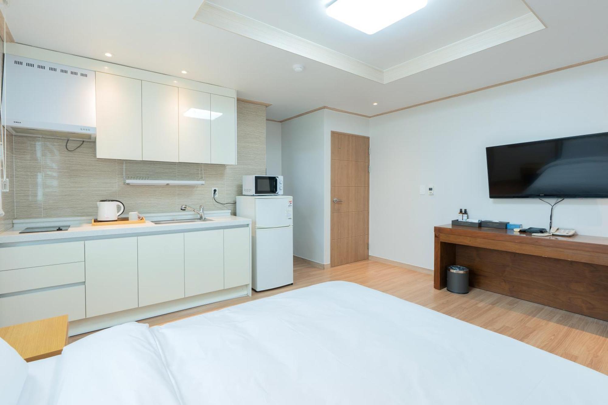 Ocean Palade Hotel Чеджу Екстериор снимка
